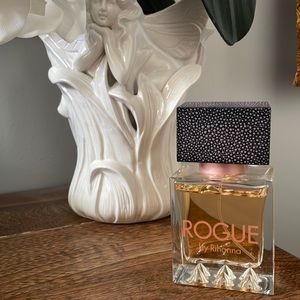 ROGUE by Rihanna perfume